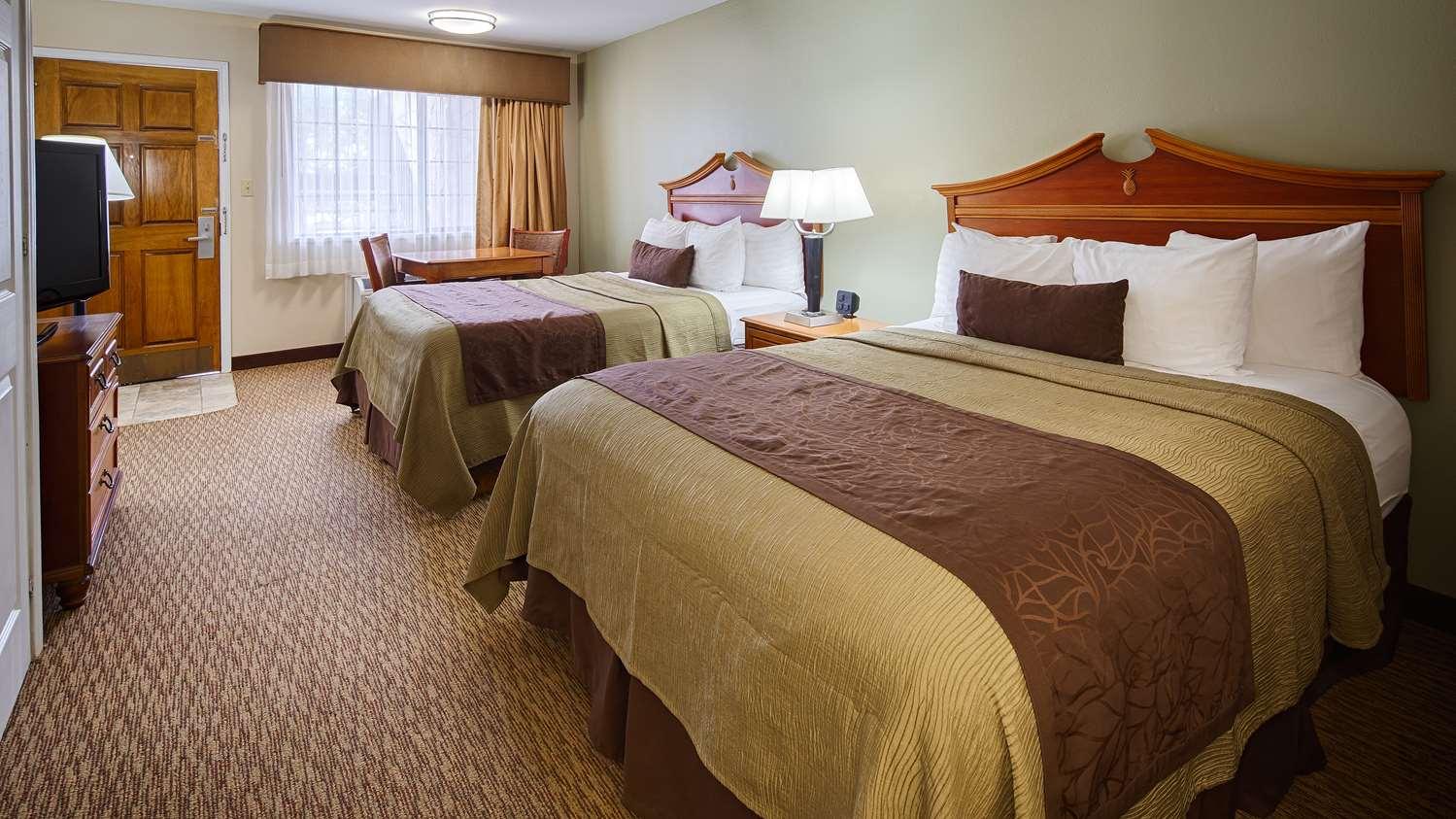 Best Western Inn Of Бренъм Екстериор снимка